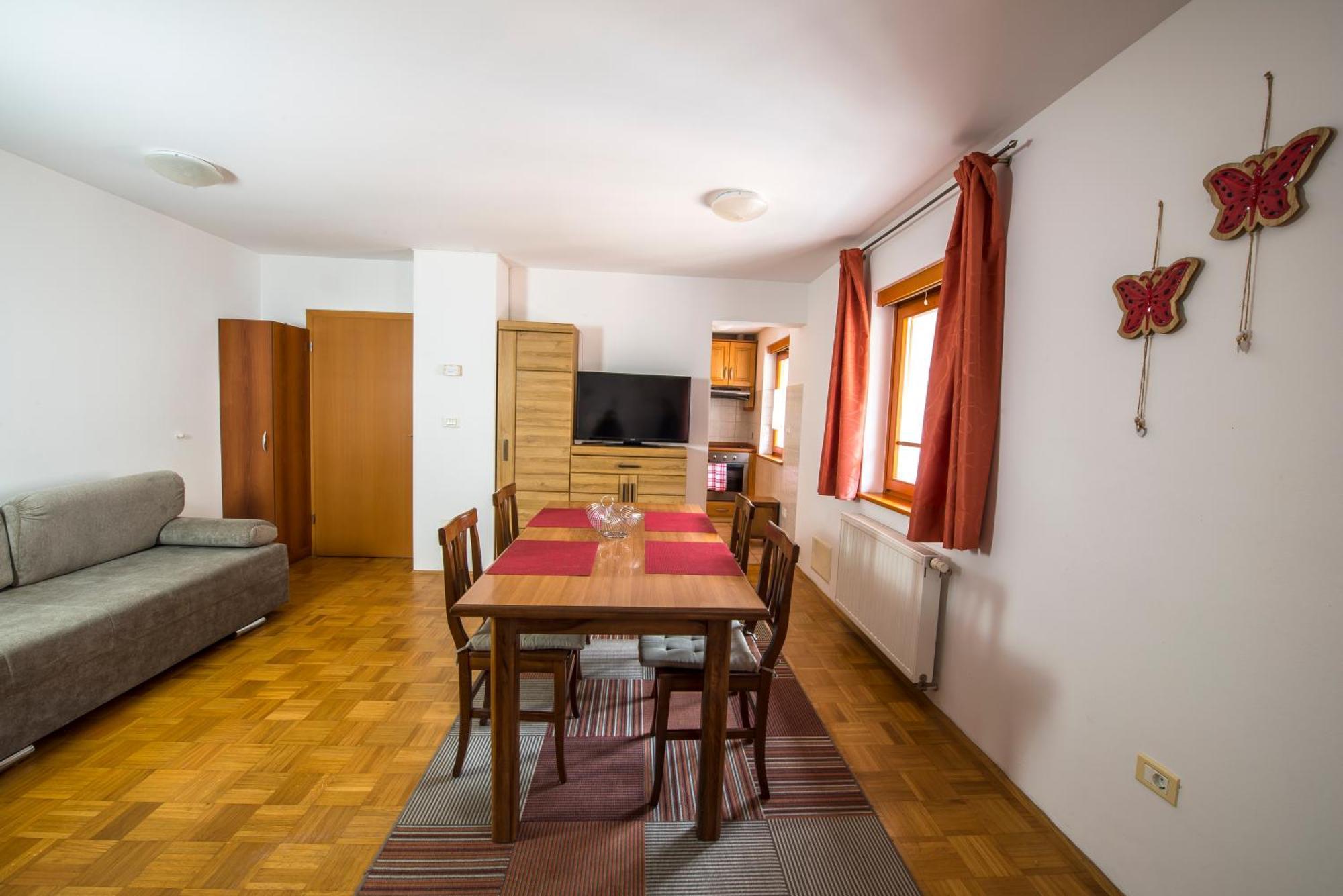 Apartments Rombon Klavdij With Free Onsite Parking Bovec Exterior foto